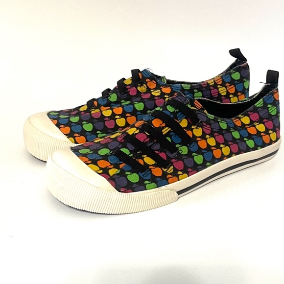 Women's size 8 slip on Tennis shoe. - NEW ITEM - Picture 3 of 4
